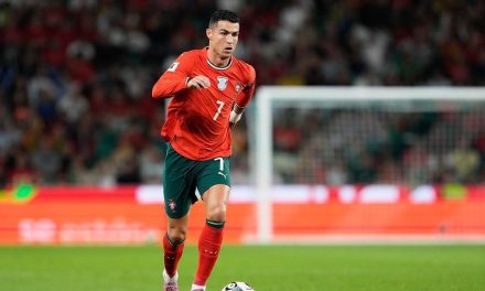 Pemain Sepak Bola Yang Terkenal Menarik Perhatian Penggemar