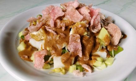 Cita Rasa Lontong Pecal: Warisan Kuliner Tradisional Indonesia