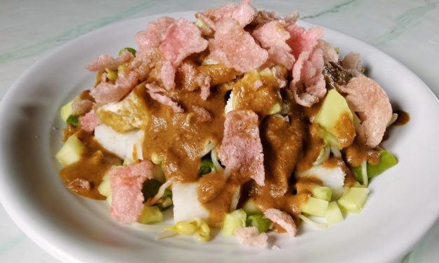 Cita Rasa Lontong Pecal: Warisan Kuliner Tradisional Indonesia