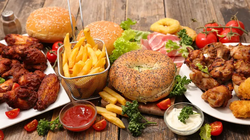 9 Orang Sakit Akibat Infeksi Mematikan Dari Makanan Siap Saji