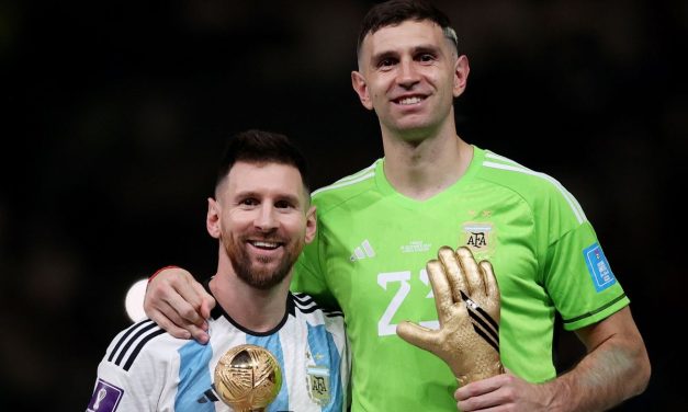 Emiliano Martinez Tegaskan Skuad Siap Mati-matian Demi Messi