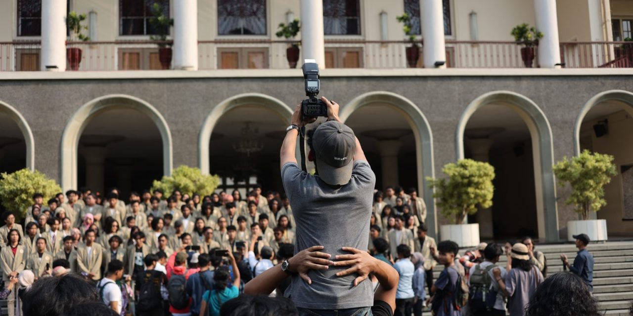 Mahasiswa Nommensen Demo di DPRD Sumut